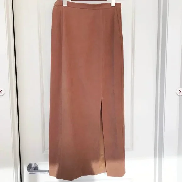 High-waisted slit maxi skirt (28'') - Picture 2 of 6